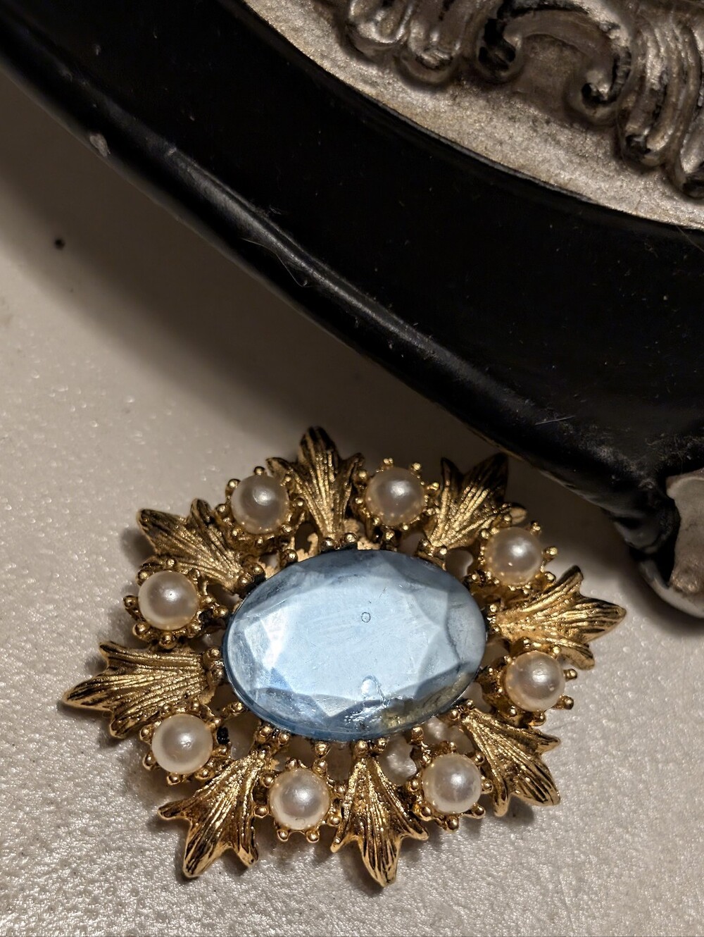 Lovely little Baby Blue Vintage Brooch
